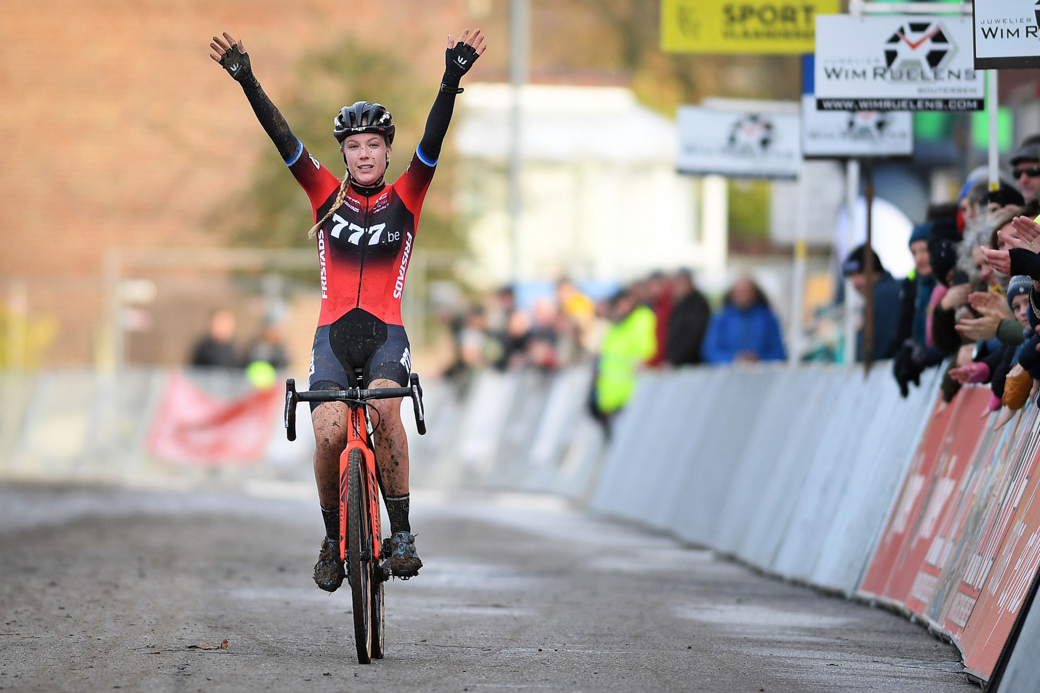 Victory in tomorrow's final leg of the UCI Cyclo-cross World Cup in the Dutch village of Hoogerheide would be enough to earn Annemarie Worst the women's title ©Getty Images