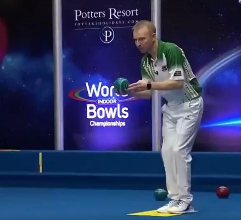 England's Nick Brett will seek a third gold at this year's World Indoor Bowls Championships tomorrow afternoon ©World Bowls