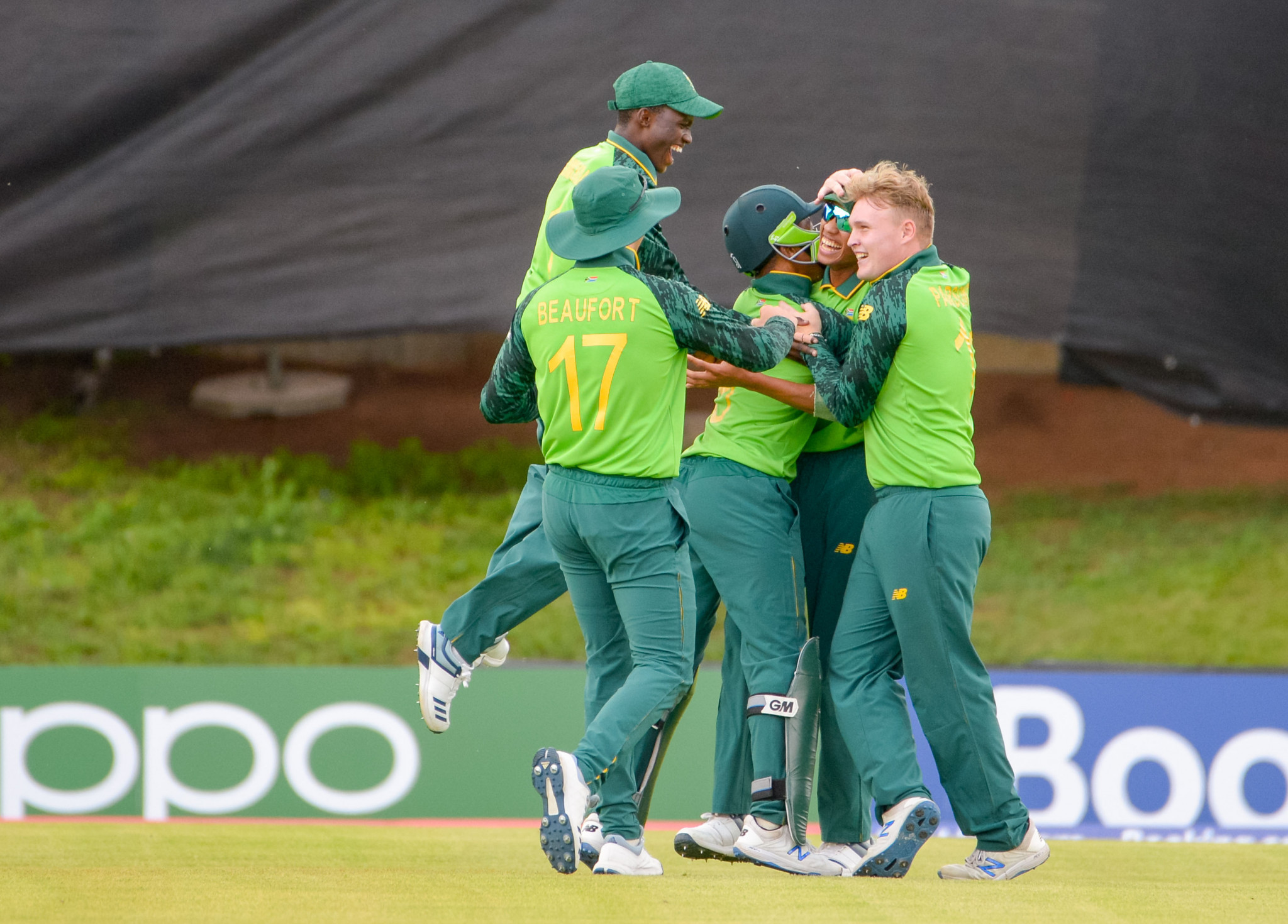 Hosts South Africa through to U-19 Cricket World Cup quarter-finals with UAE win