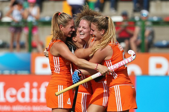 Dutch players celebrate after their ruthless 5-1 win over Germany ©FIH