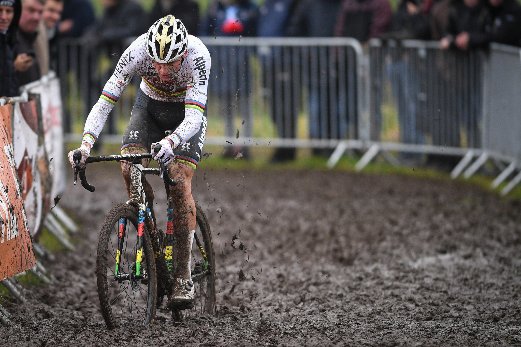 Van der Poel eyes title defence at UCI Cyclo-cross World Championships in Dübendorf 