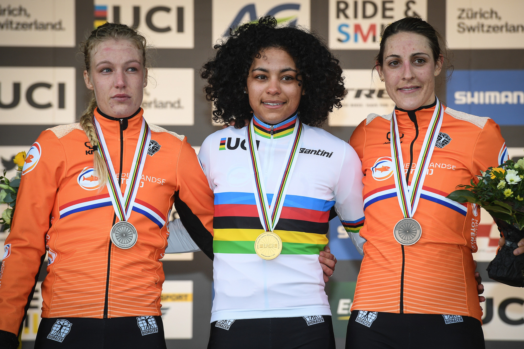 Ceylin del Carmen Alvarado, centre, led an all-Dutch podium in the women's elite race ©Getty Images