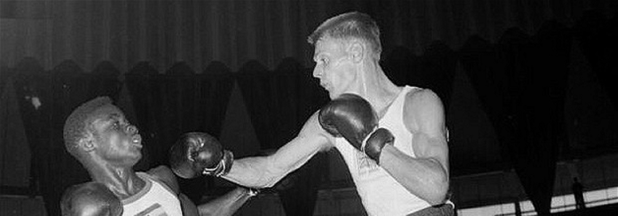 Melbourne 1956 Olympic gold medallist Dick McTaggart has contributed to a new exhibition about the history of Scottish boxing at the University of Stirling ©Getty Images