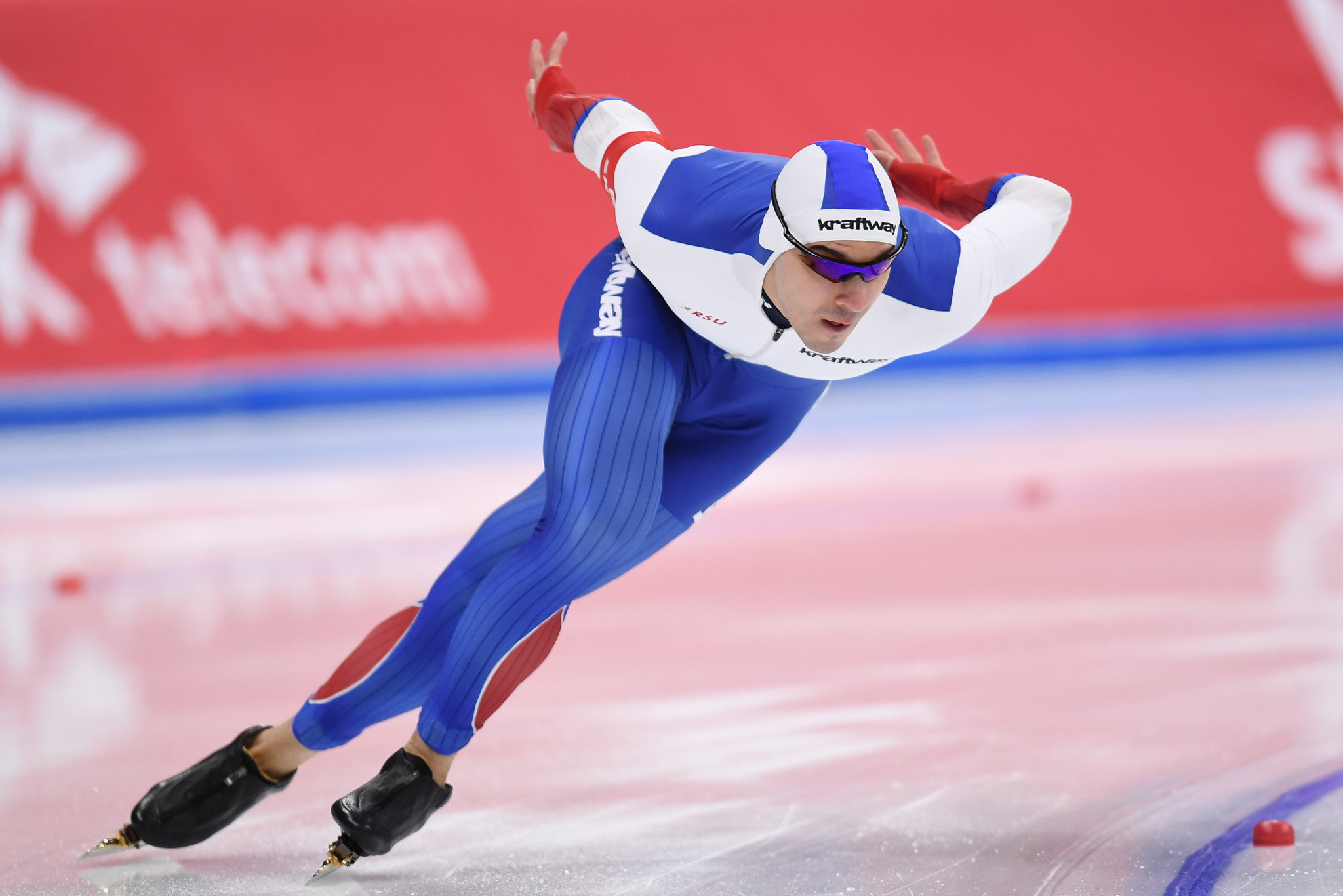 Ruslan Murashov triumphed in the men's 500m event in Calgary ©Getty Images