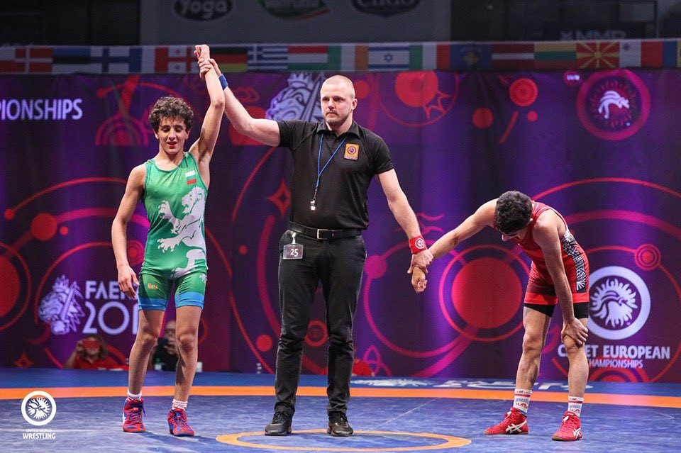 Edmond Armen Nazaryan won his second straight European title after moving up from the junior weight of 51kg ©UWW