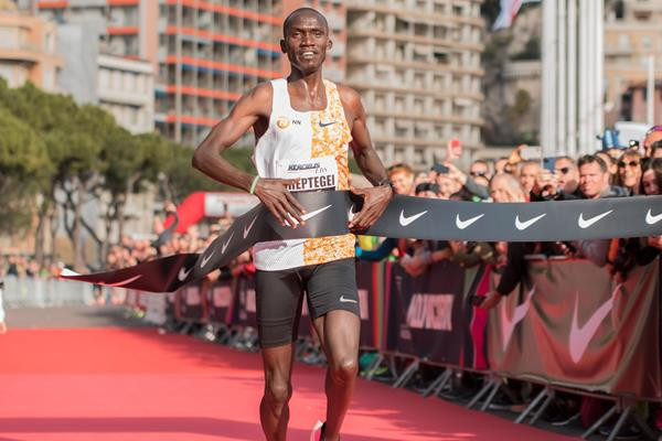 Joshua Cheptegei smashed the five kilometres world record in Monaco ©Monaco Run 5km