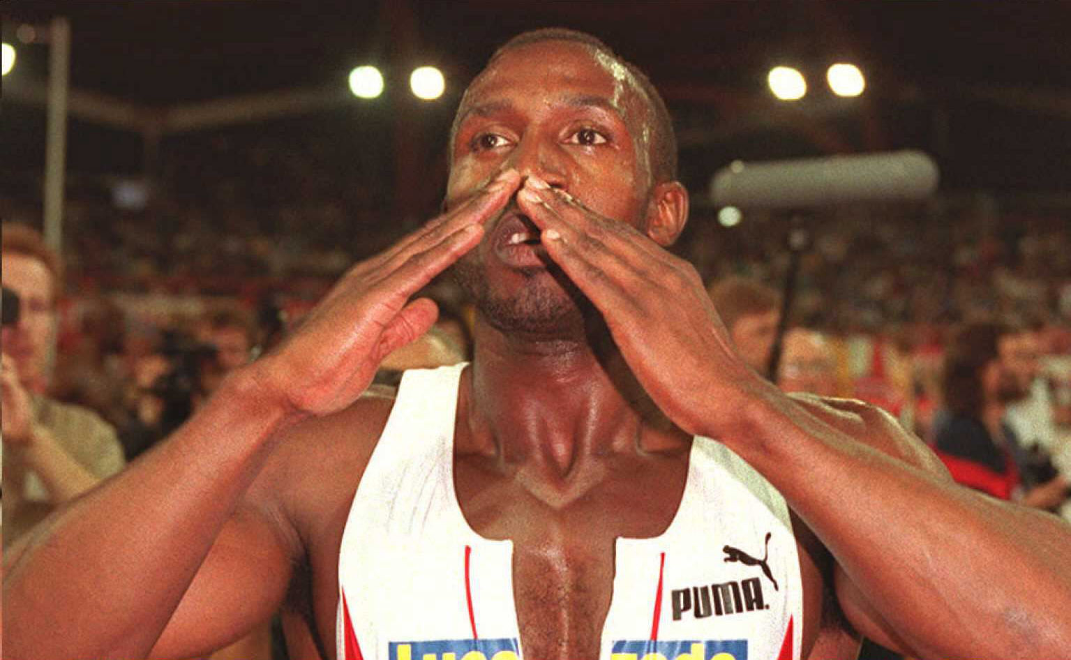 Linford Christie blows kisses to the crowd in Liévin after breaking the world indoor 200m record there in 1995 – one of eight world records that have so far been set in the arena ©Getty Images
