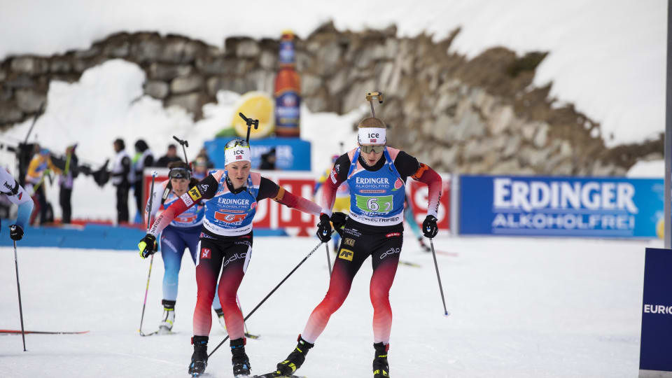 Norwegian pair Marte Olsbu Røiselan and Thingnes Bø produced a solid performance to take mixed relay gold at the Biathlon World Championships in Antholz-Anterselva ©IBU