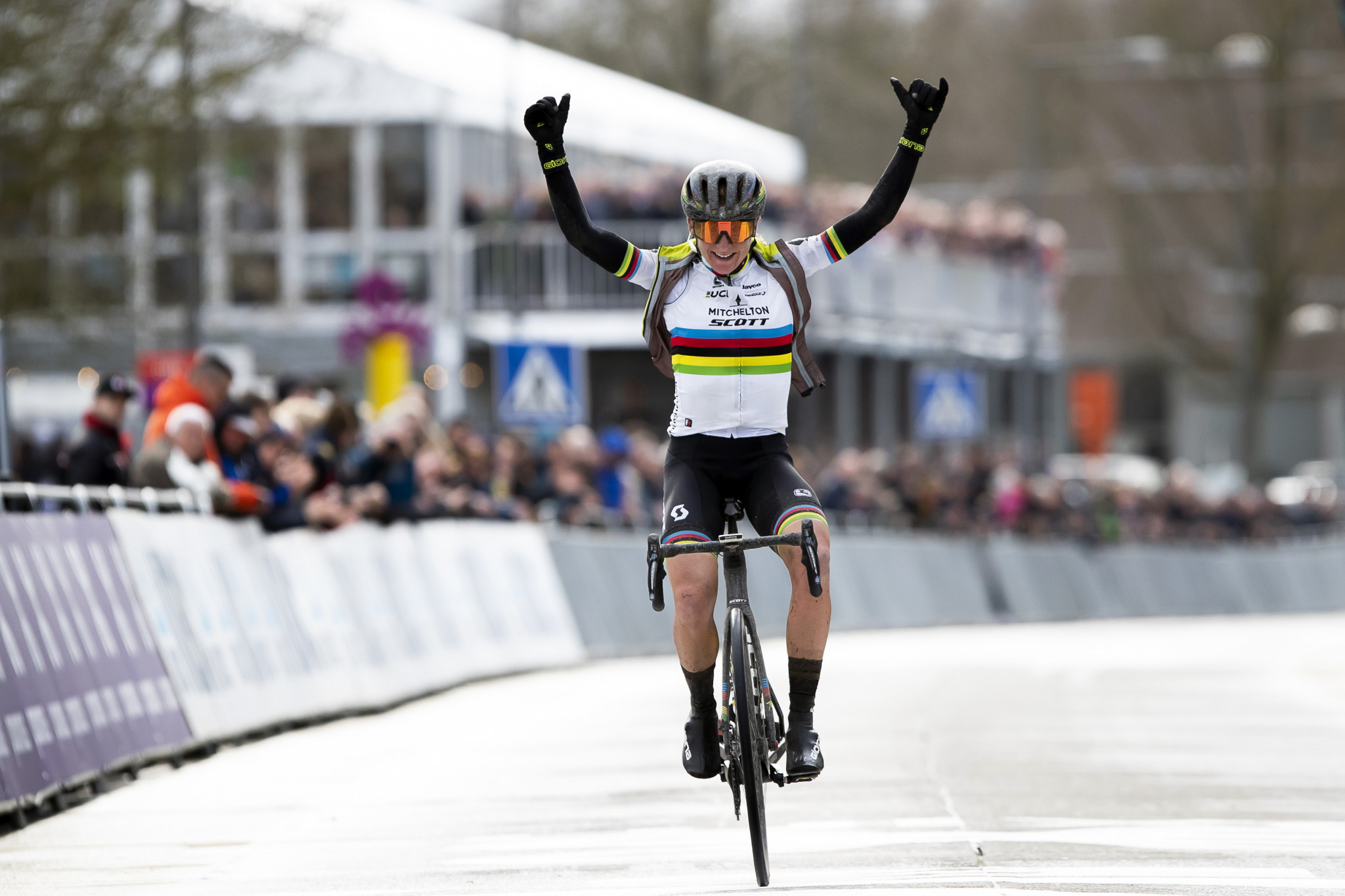 Annemiek Van Vleuten earned a solo victory in the women's event ©Getty Images