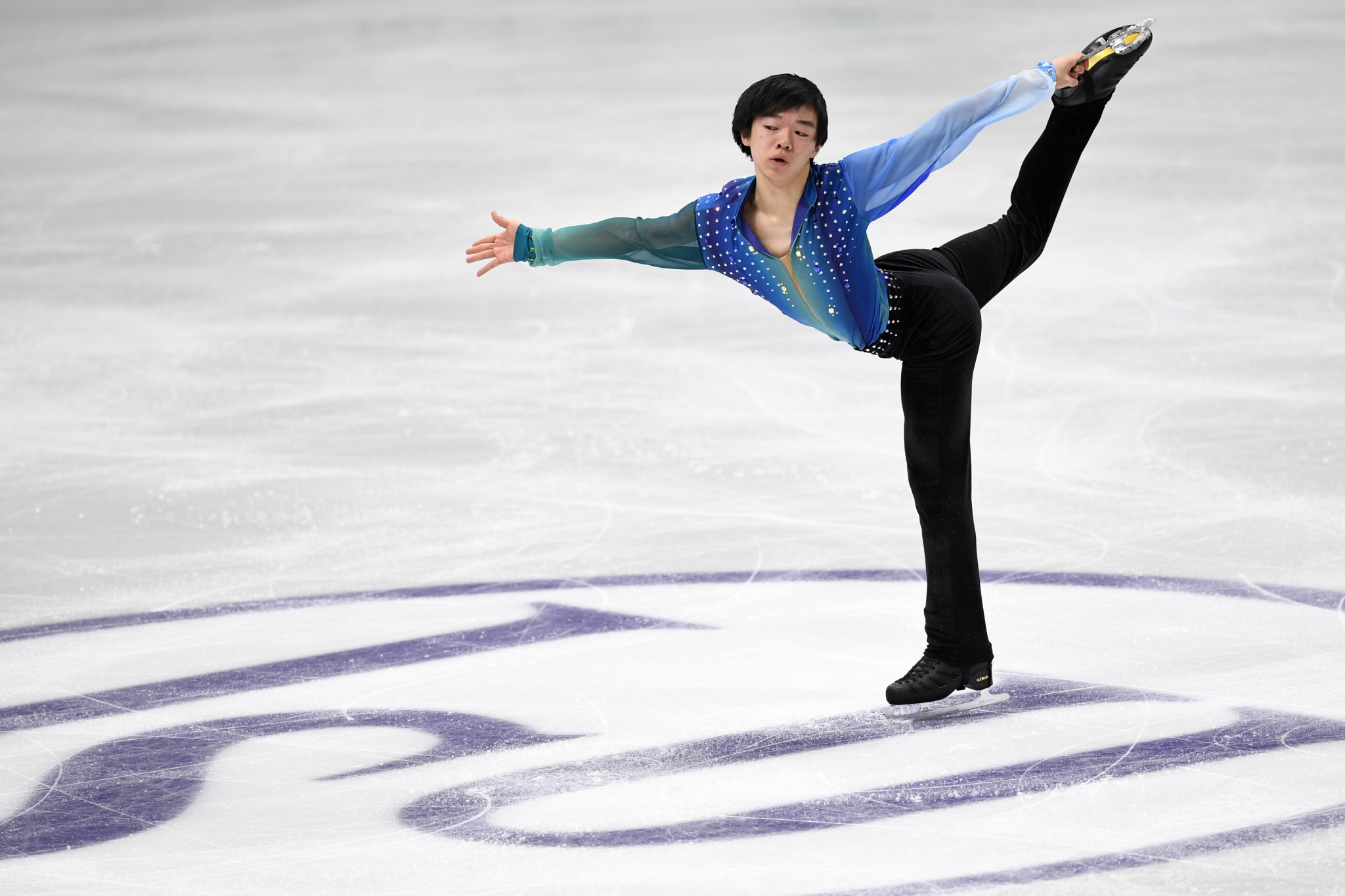 Winter Youth Olympic Games champion Yuma Kagiyama leads the men's competition at the ISU World Junior Figure Skating Championships ©Getty Images