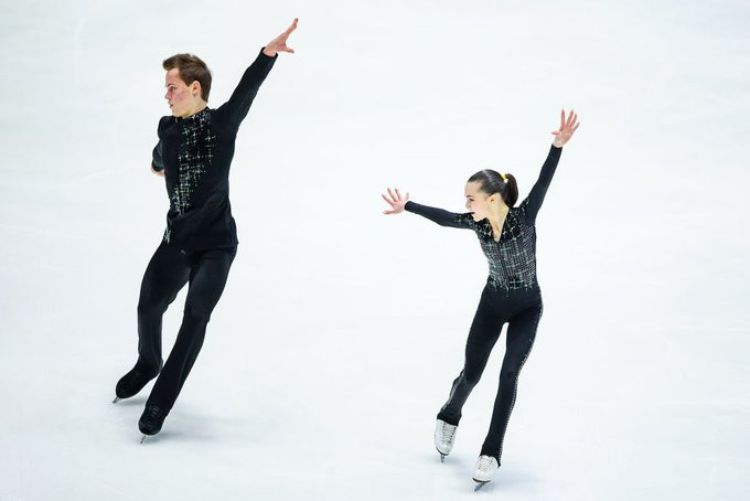 Apollinariia Panfilova and Dmitry Rylov of Russia triumphed in the pairs event at the ISU World Junior Figure Skating Championships ©ISU