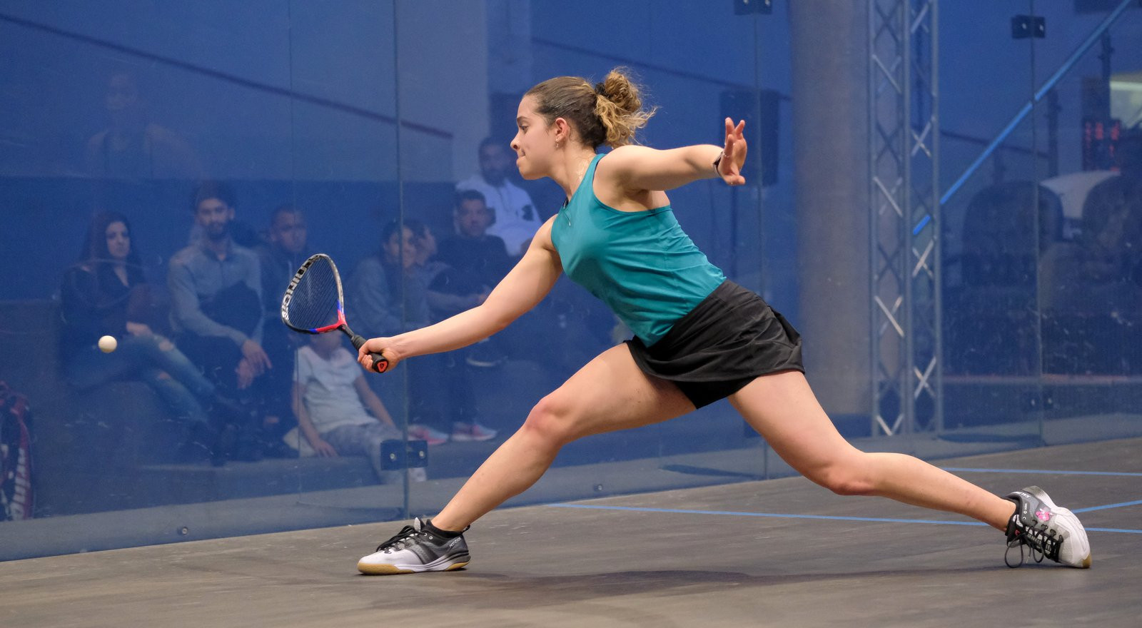 World number 67 Hana Ramadan recorded a surprise win against Mariam Metwally at the Black Ball Squash Open ©PSA