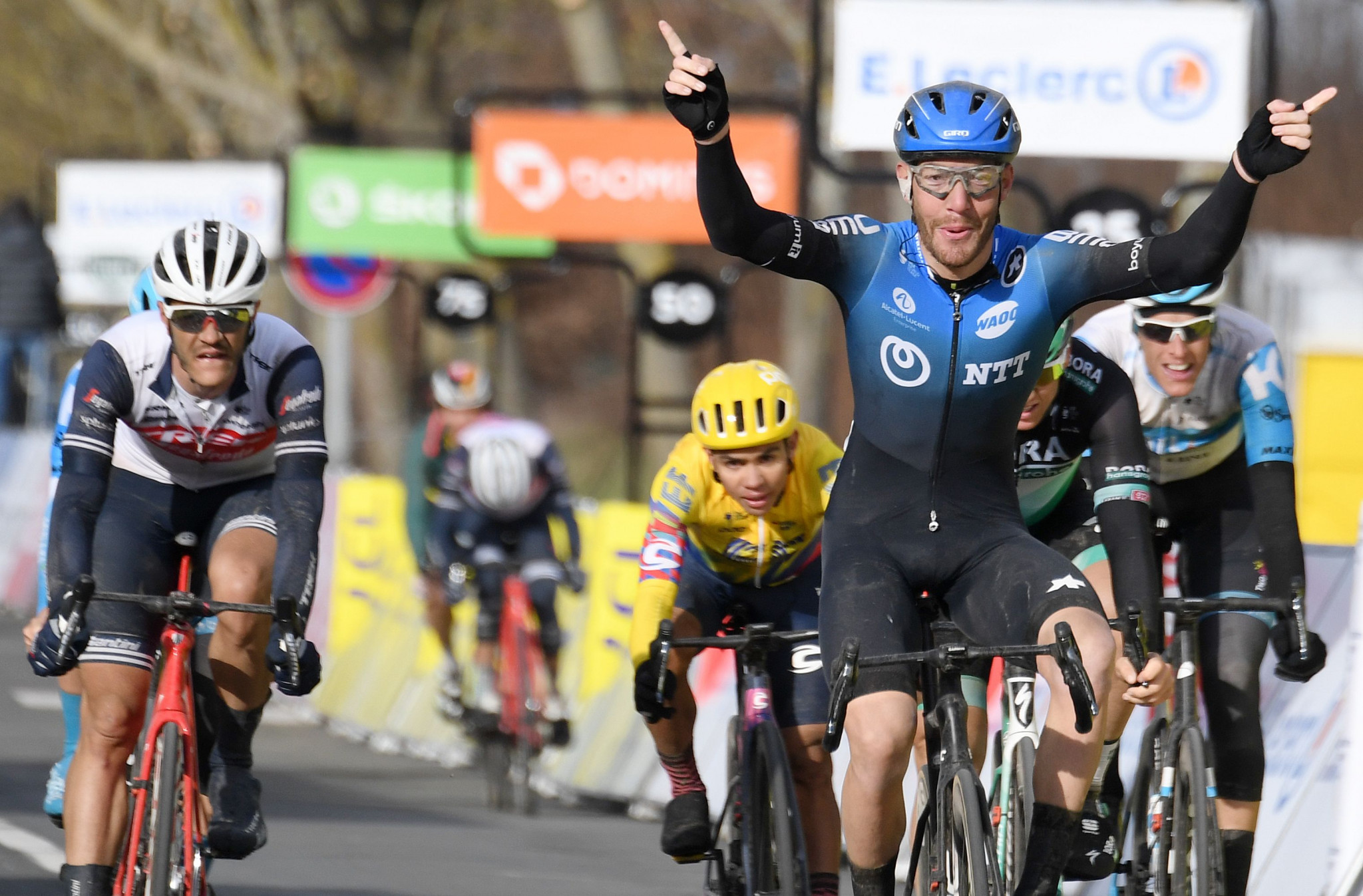 Giacomo Nizzolo of Italy edged Pascal Ackermann of Germany in a sprint finish to win the second stage of the Paris-Nice ©Getty Images