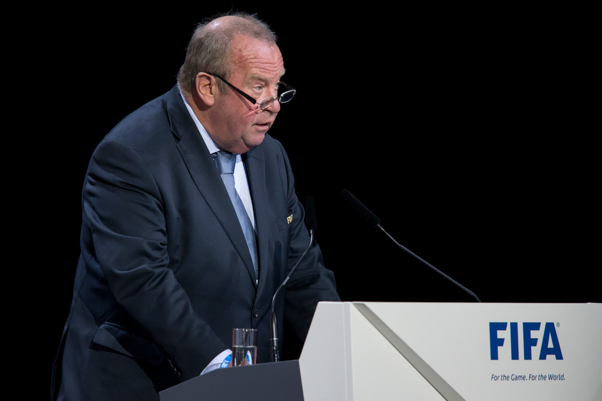 FIFA Medical Committee chairman warns resumption of European leagues in May would be risky