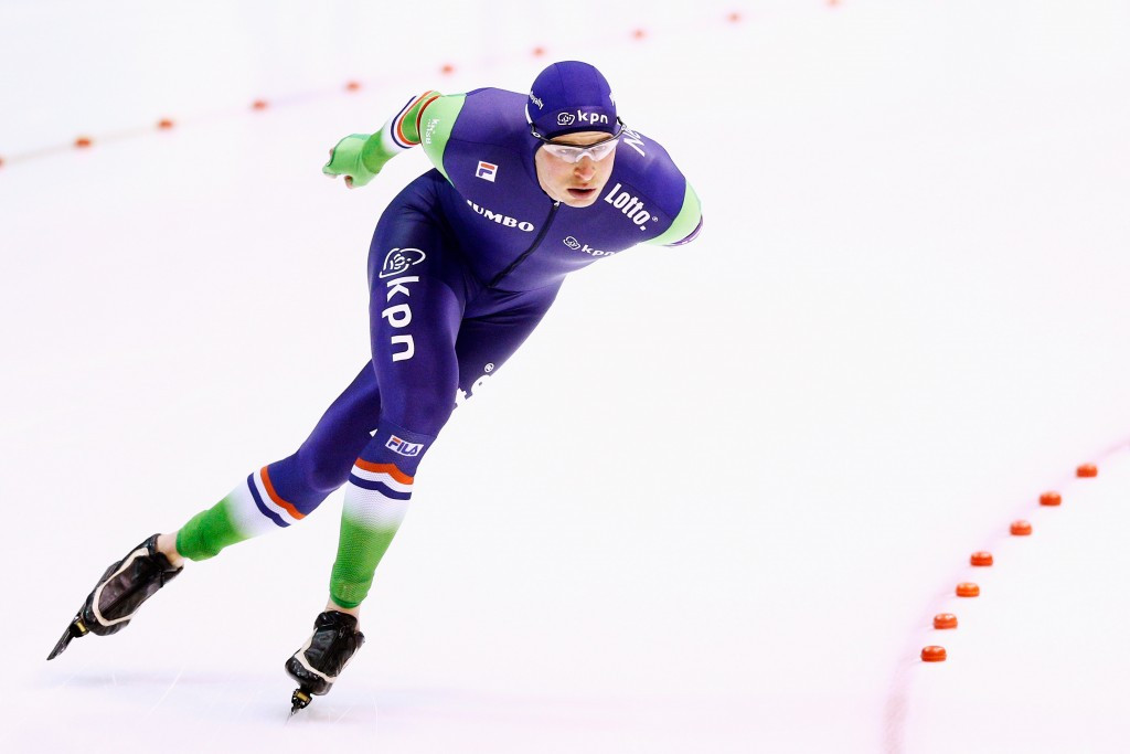 Kramer shines in front of home fans at ISU Speed Skating World Cup