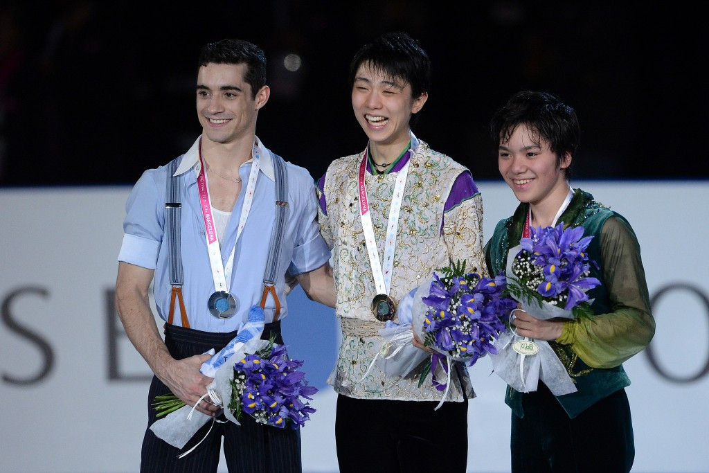 Hanyu breaks overall world record to earn third straight men's ISU Grand Prix of Figure Skating Final title