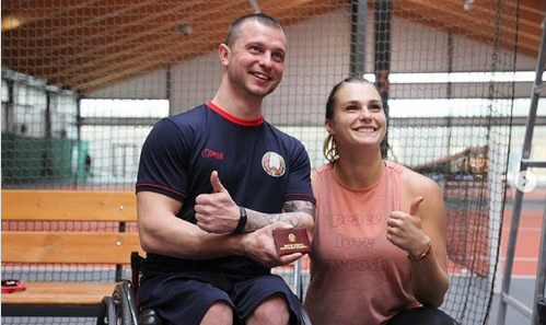 Aryna Sabalenka has taken part in a ceremony to present some of the country's leading wheelchair tennis players with national master of sport certificates ©belarustennis/Instagram