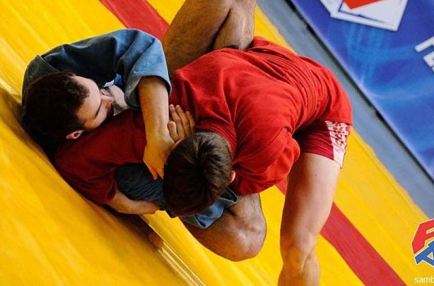 Popov and Kurzhev hold friendly contest to promote Online Sambo Cup