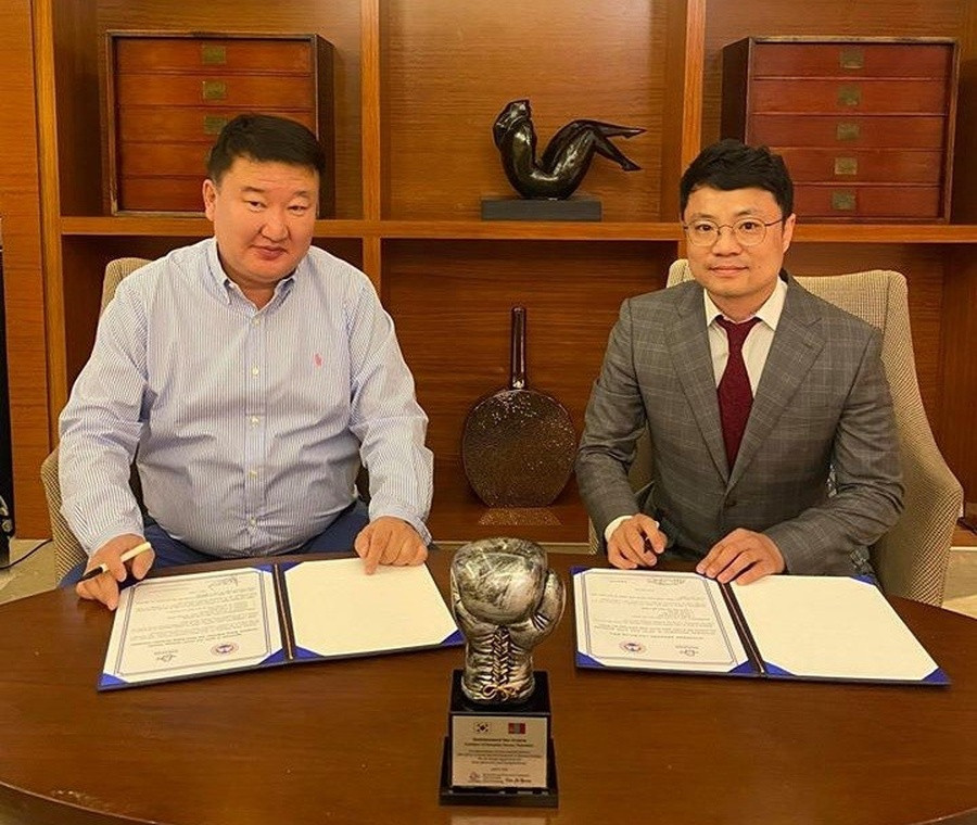Mongolia and South Korea have signed a bilateral cooperation agreement to boost the development of boxing in both countries ©MBF