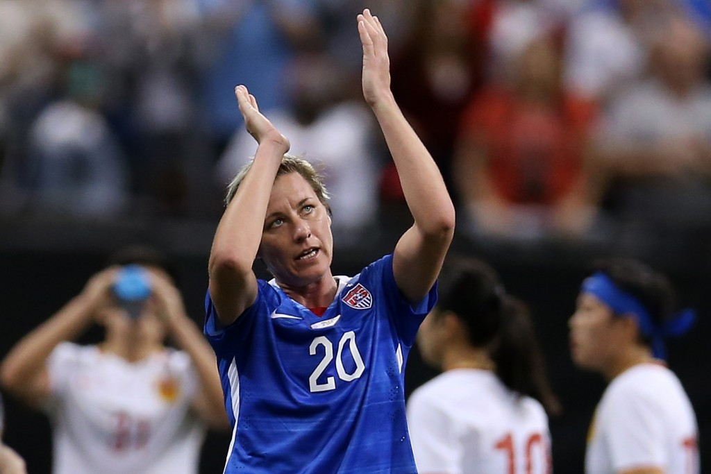 United States women's football legend plays final game before retiring
