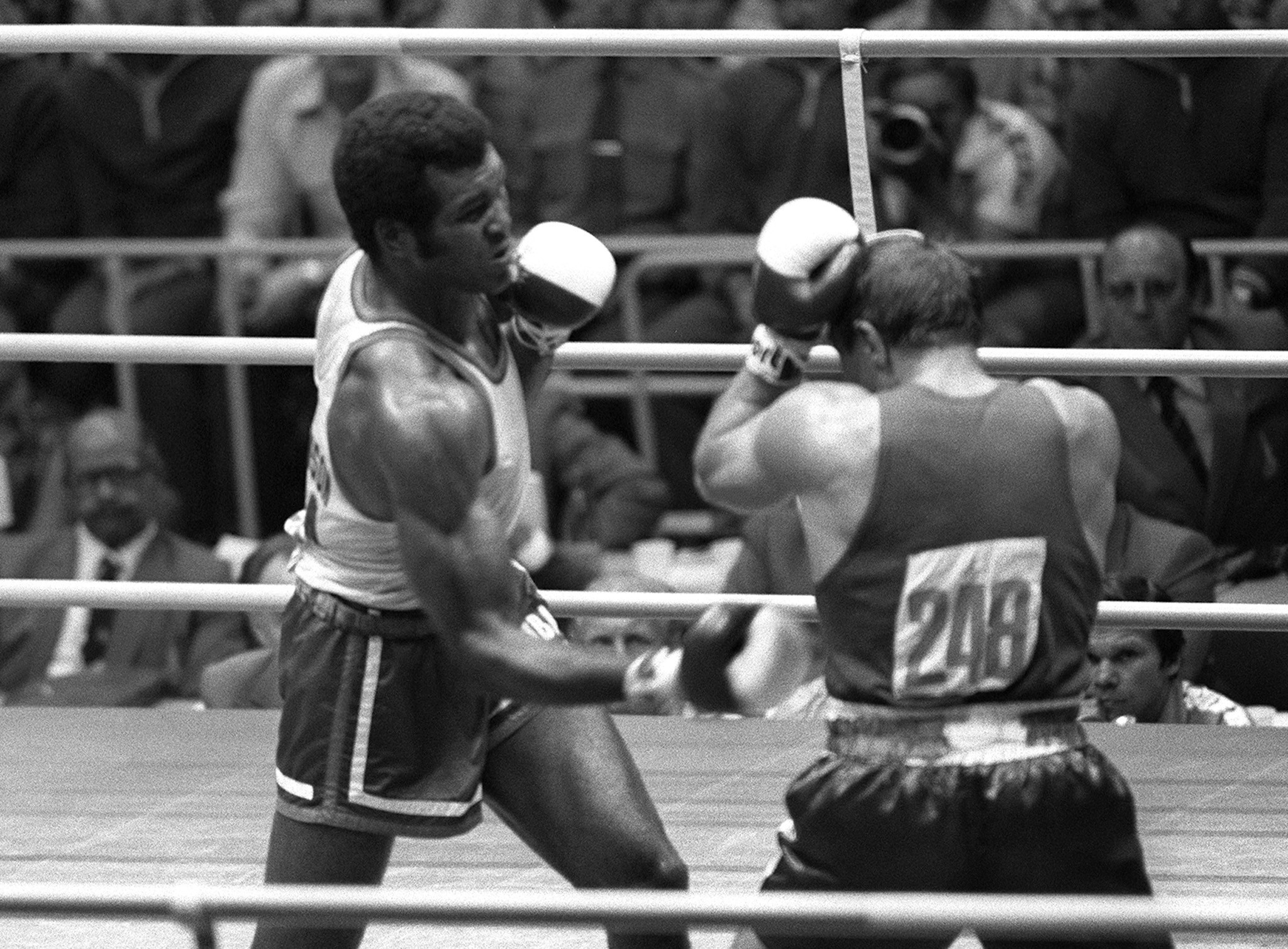 Teófilo Stevenson, left, was a three-time Olympic boxing champion ©Getty Images