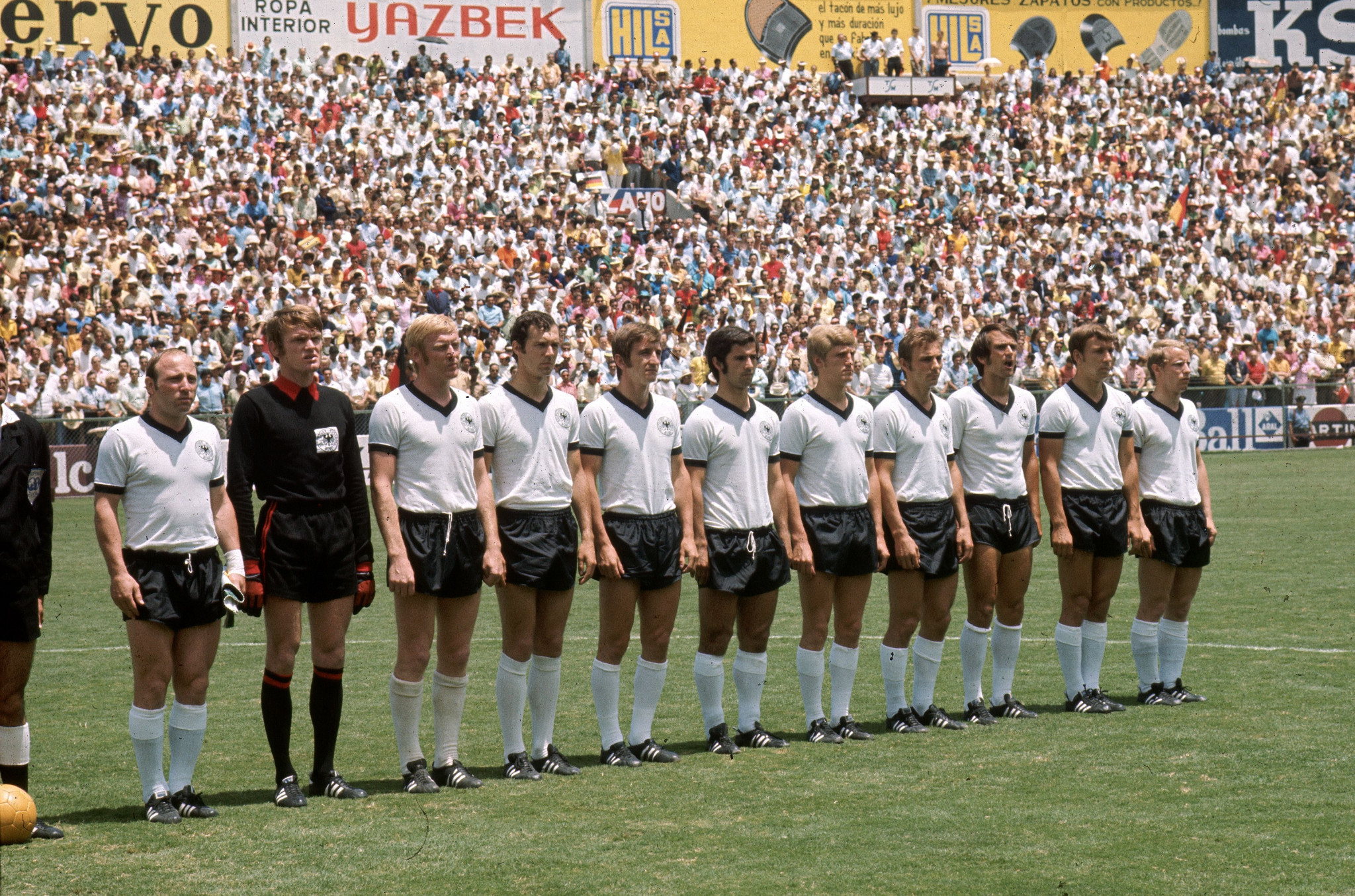 The West German team, including Gerd Müller in the centre of the line-up ©Getty Images