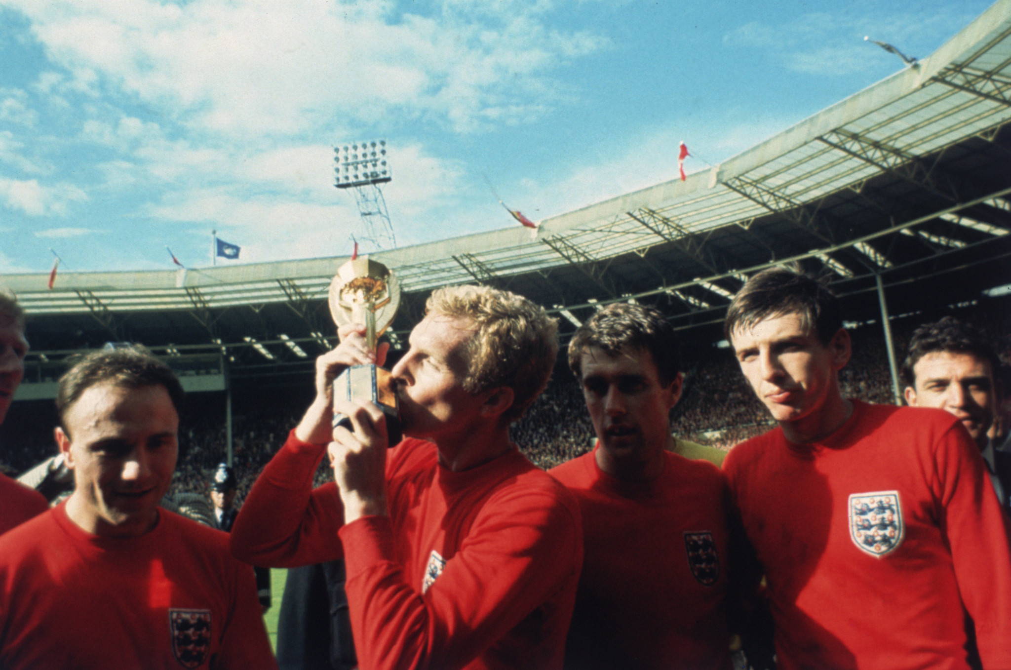 Bobby Moore, kissing the trophy, had led England to World Cup glory four years prior ©Getty Images
