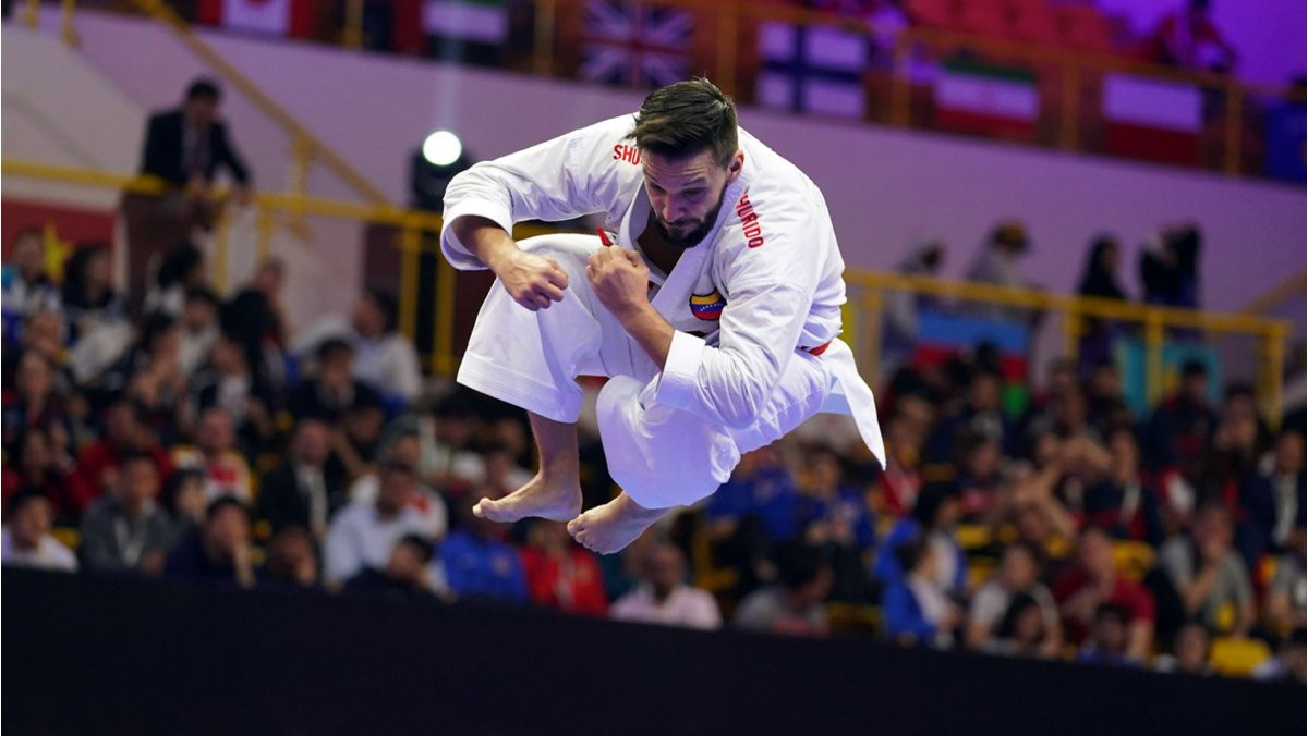 The double world champion held the online training session on Instagram ©WKF
