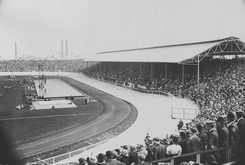 White City Stadium at Shephard's Bush where the Olympic Games were held in London. © Hulton Archive/Getty Images.
