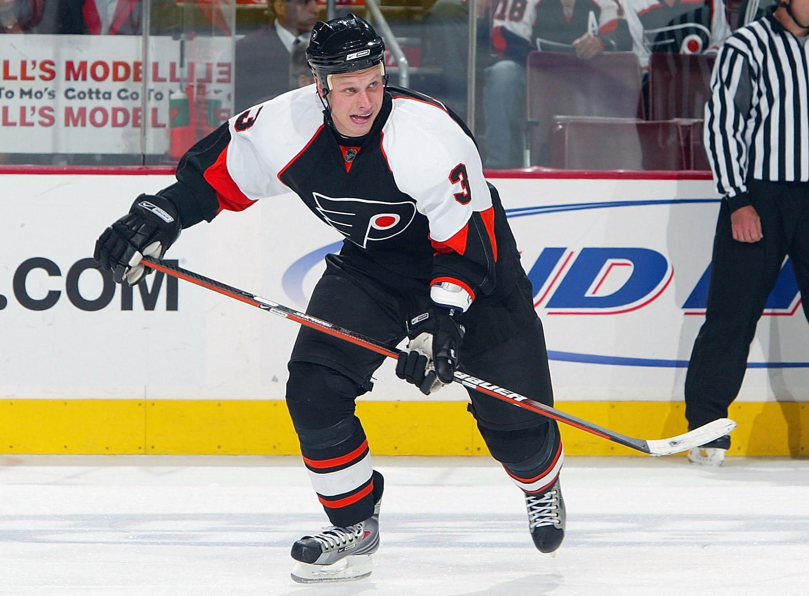 Lasse Kukkonen playing for Philadelphia Flyers in the NHL ©Getty Images