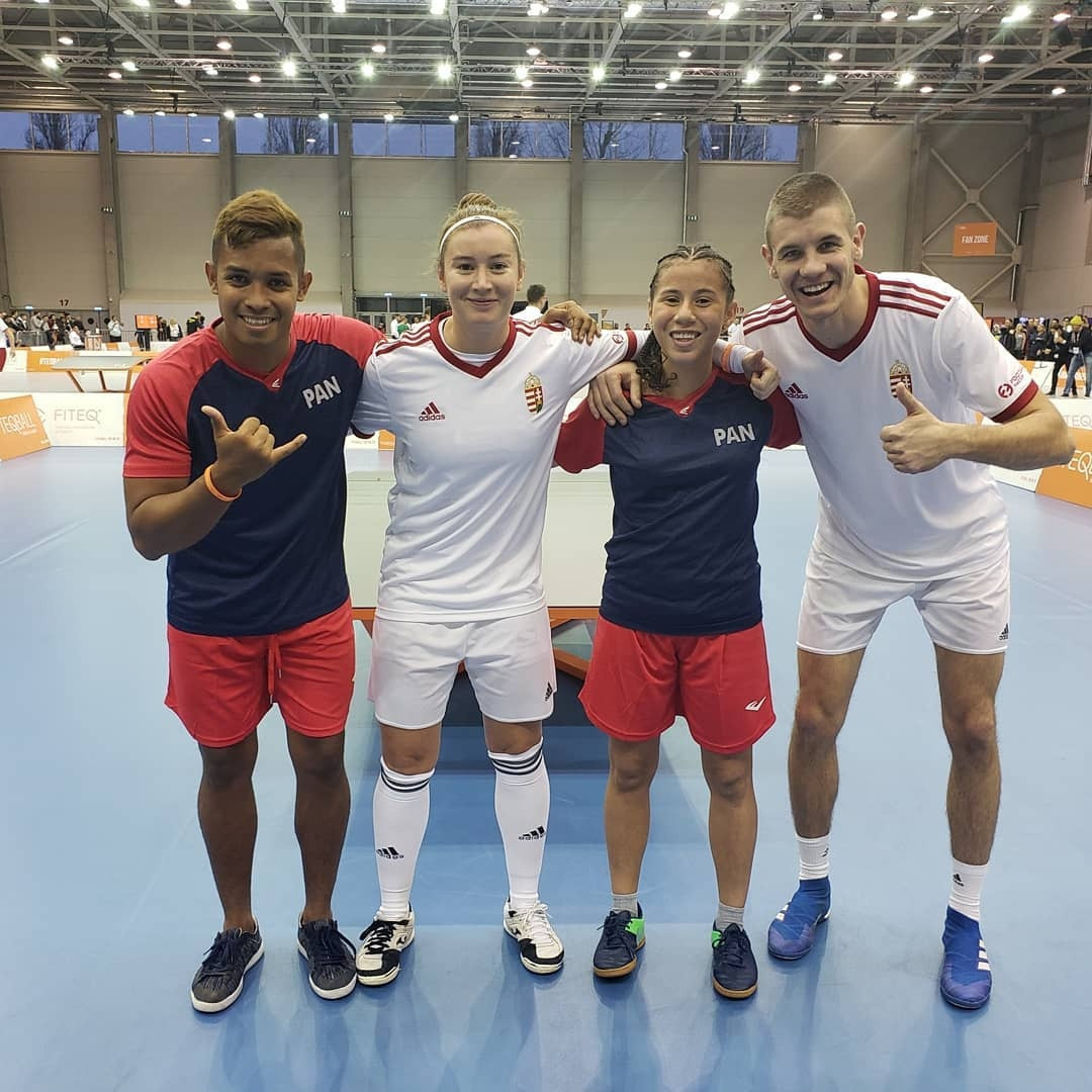 Teams Panama and Hungary sharing a photo at the 2019 World Championships ©FITEQ