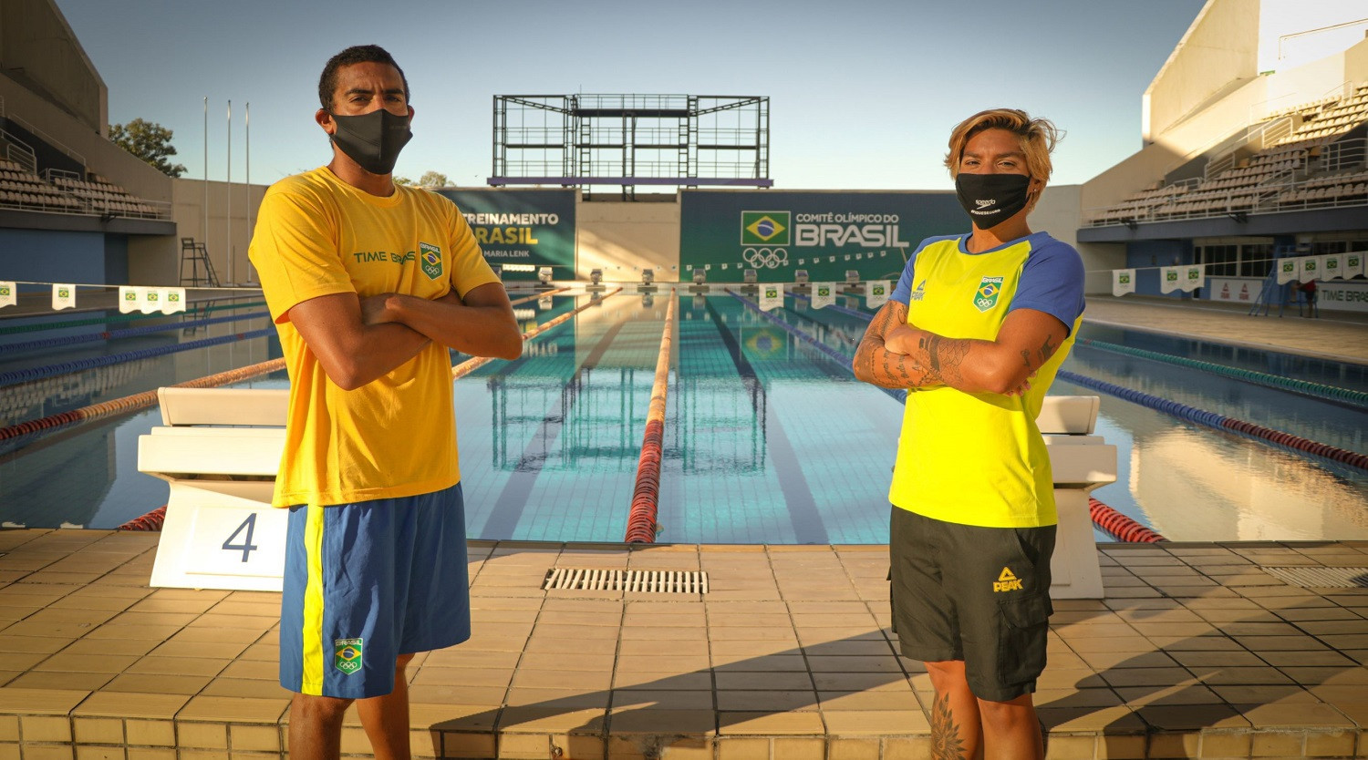 Marathon swimmers Ana Marcela Cunha and Allan do Carmo were among those to return to the Team Brazil Training Center as it reopened ©COB