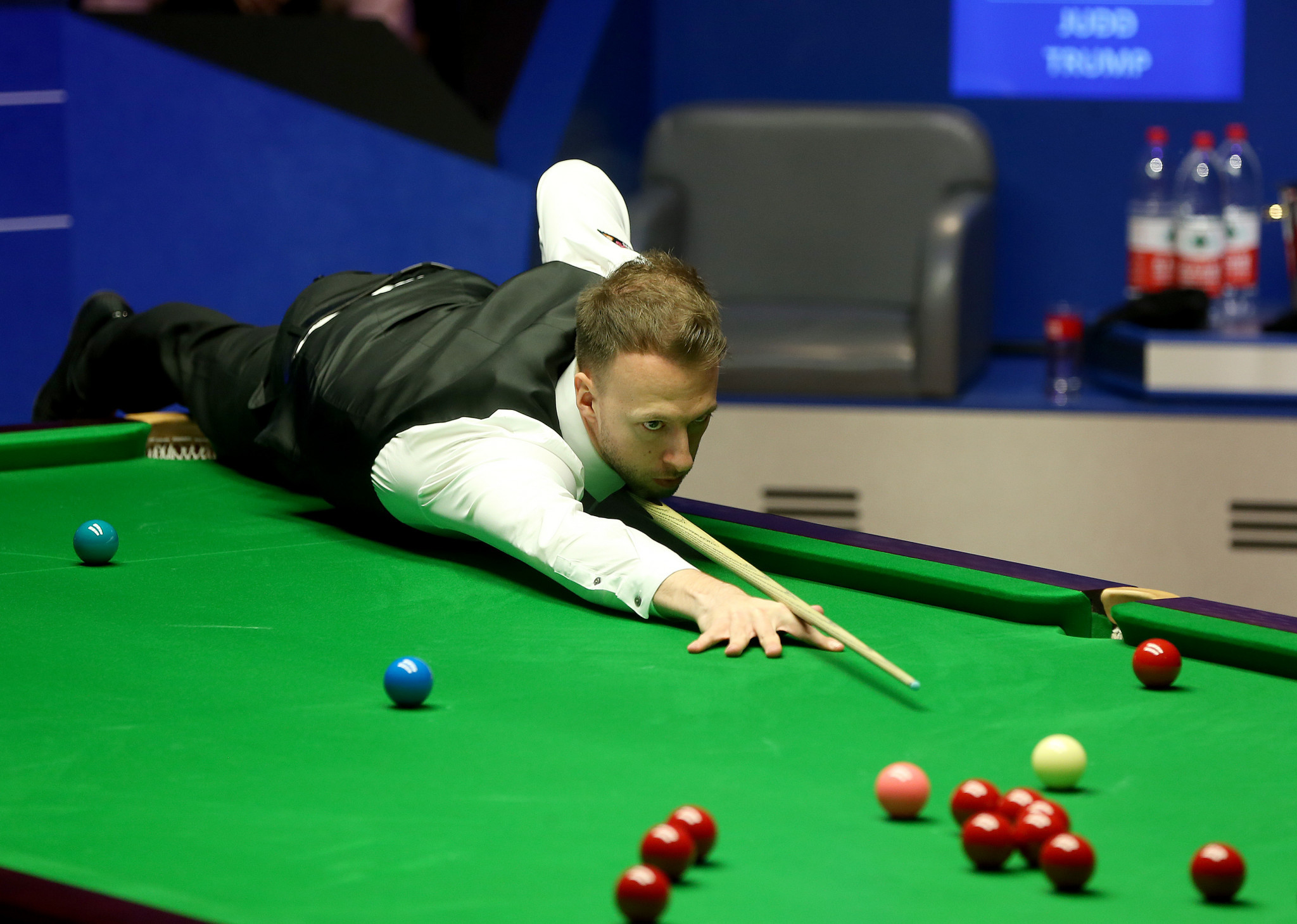 Defending champion Judd Trump trails 10-6 after the first two sessions of his World Snooker Championship quarter-final ©Getty Images