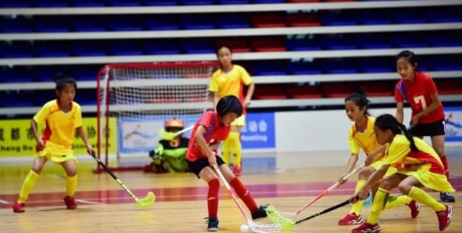 More than 260 youngsters participated in the Love Chengdu Welcome Universiade floorball competition ©International Floorball Federation