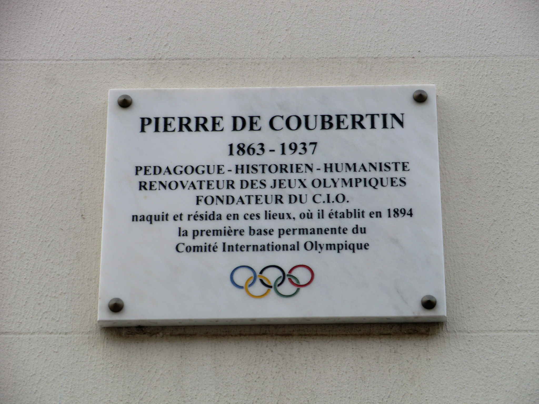 A plaque commemorating the birthplace of Pierre de Coubertin in Paris ©Philip Barker 