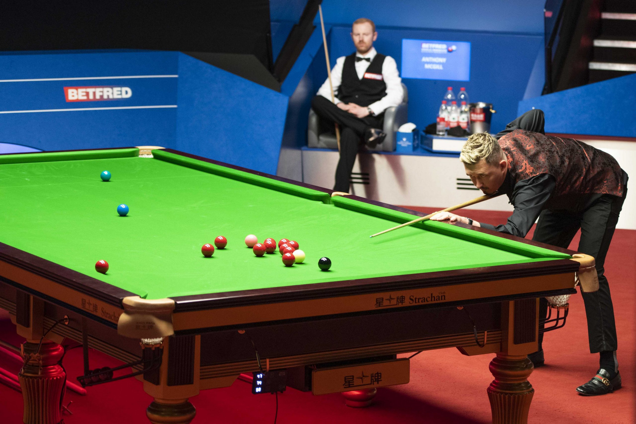O'Sullivan recovers from brink of defeat to reach seventh World Snooker Championship final 
