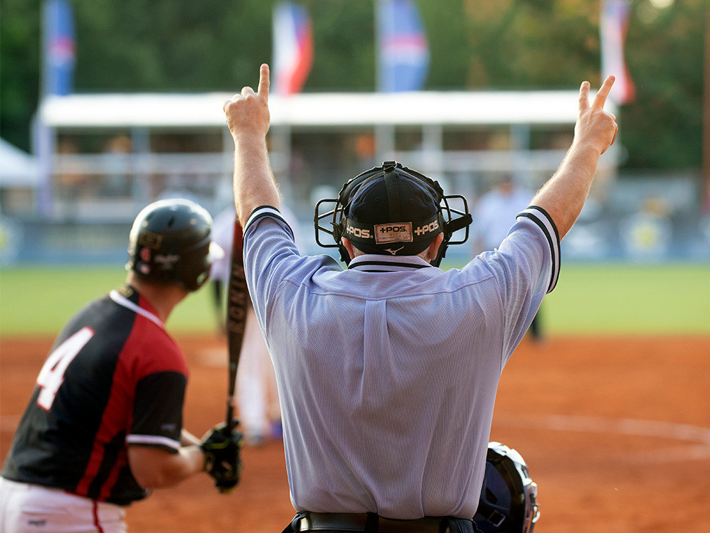 Raoul Machalet replaces Carolien Stadhouders in the umpiring role  ©WBSC