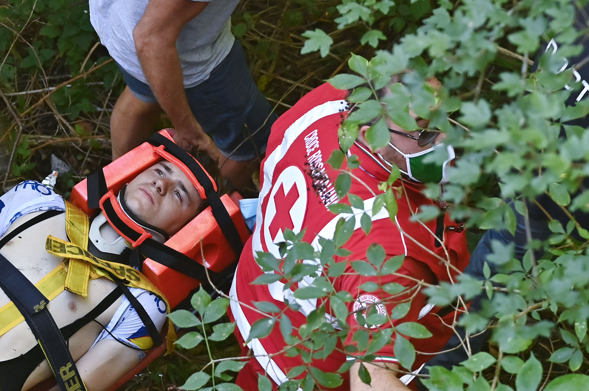 Remco Evenepoel fractured his pelvis in the crash ©Getty Images
