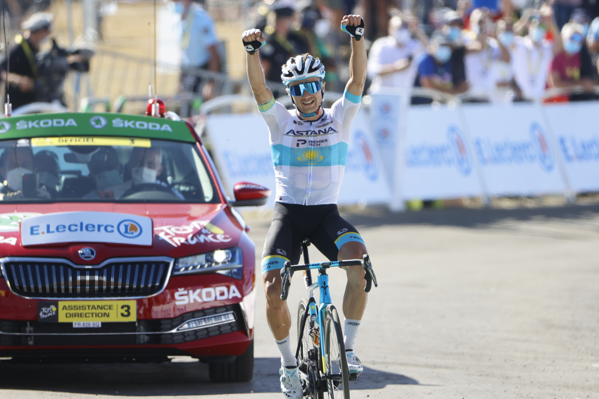 Lutsenko breaks clear to triumph on sixth stage of Tour de France