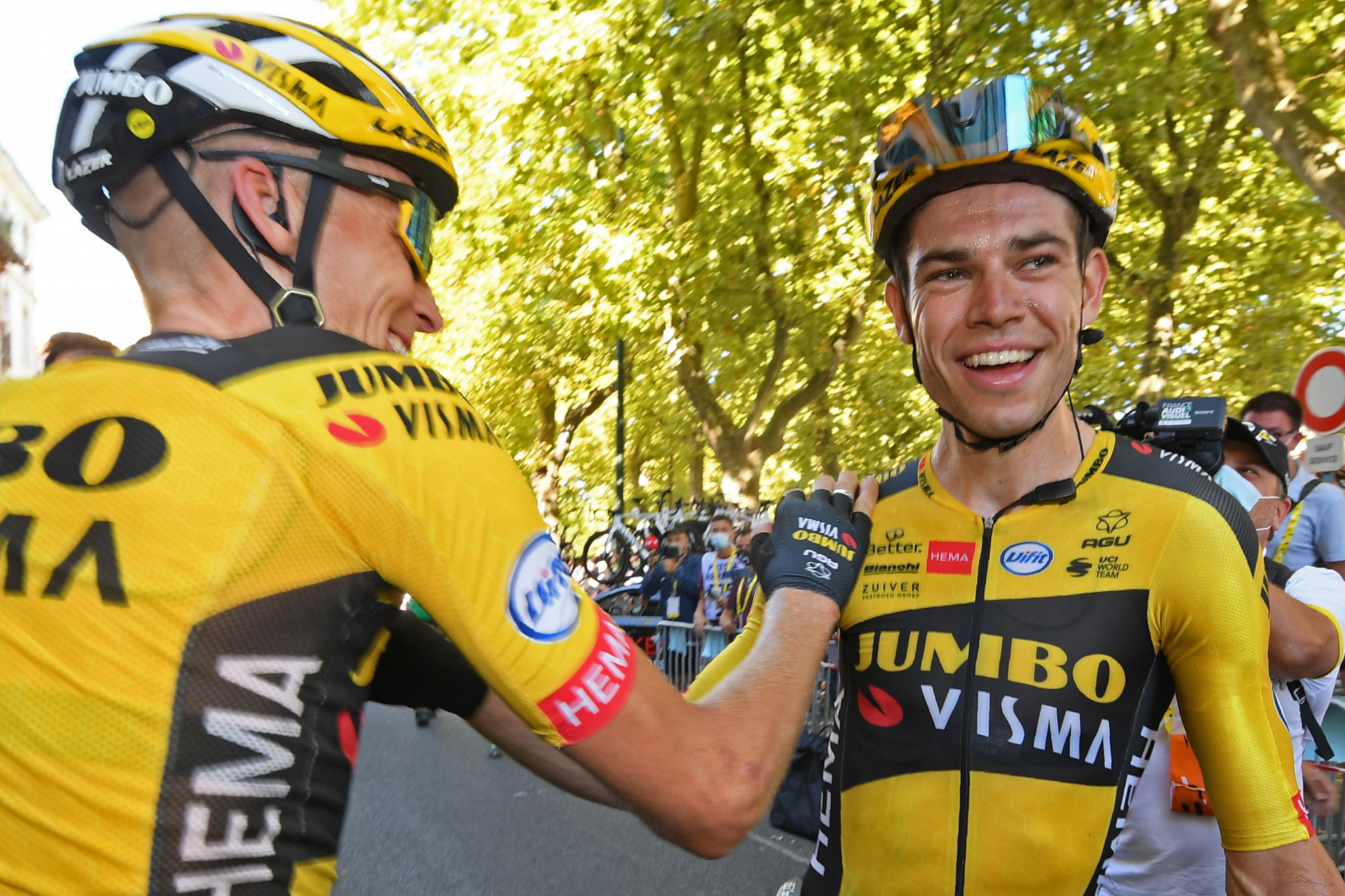 Crosswinds create time splits on seventh stage of Tour de France