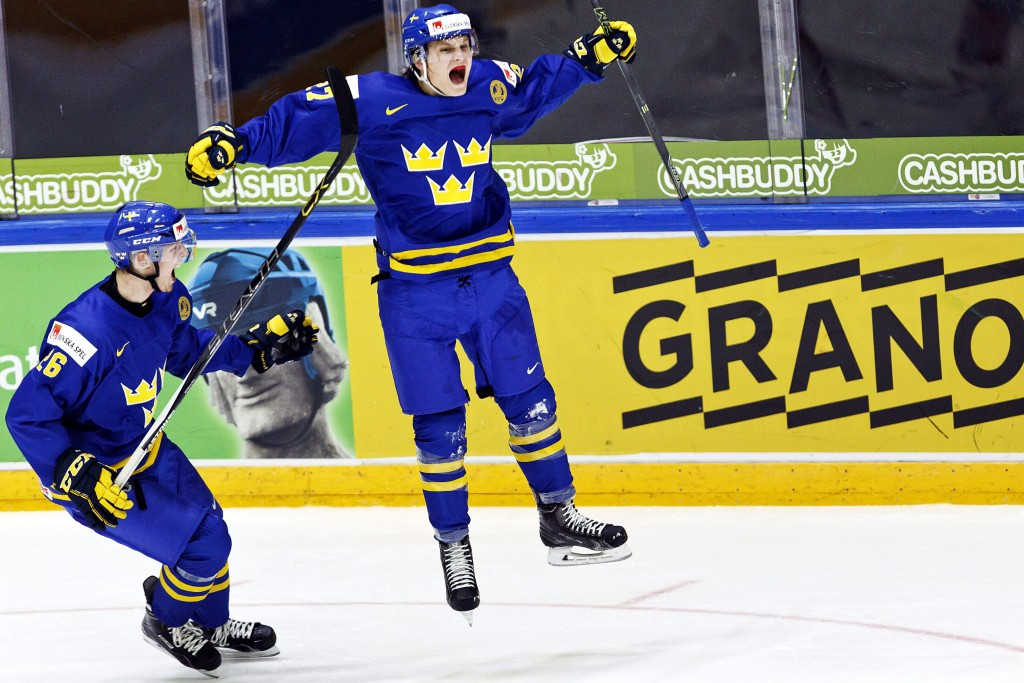 Sweden defeat champions Canada to finish IIHF World Junior Championship group stage with perfect record