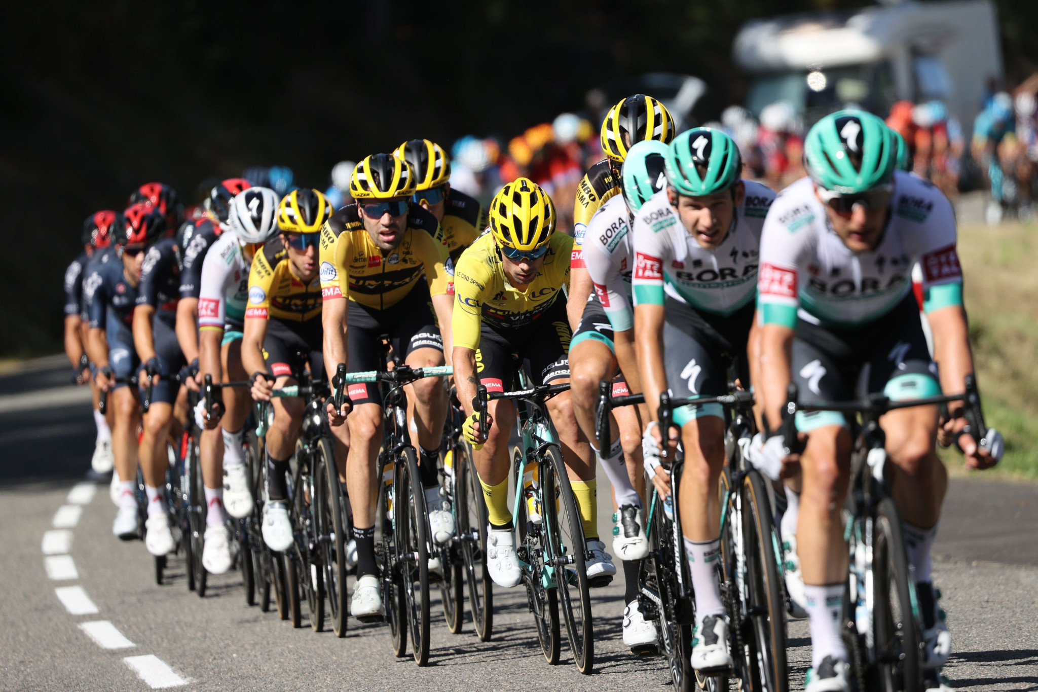 Bora-Hansgrohe led the peloton to help Peter Sagan's green jersey bid ©Getty Images