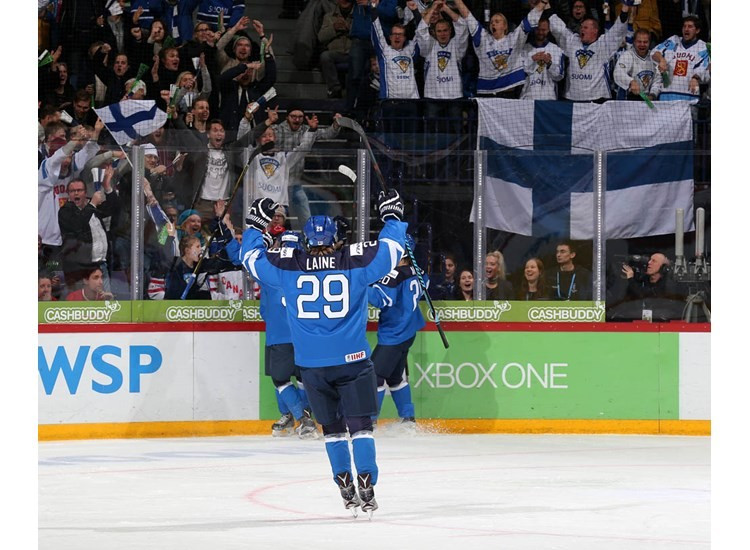 Hosts Finland reach IIHF World Junior Championship semi-finals with last-gasp win over defending champions Canada