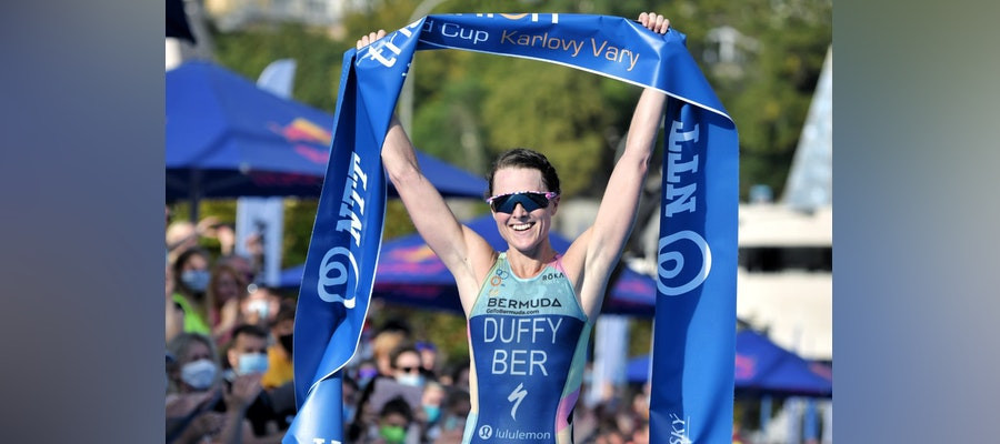 Flora Duffy wiped the floor with her opponents in the women's field ©World Triathlon