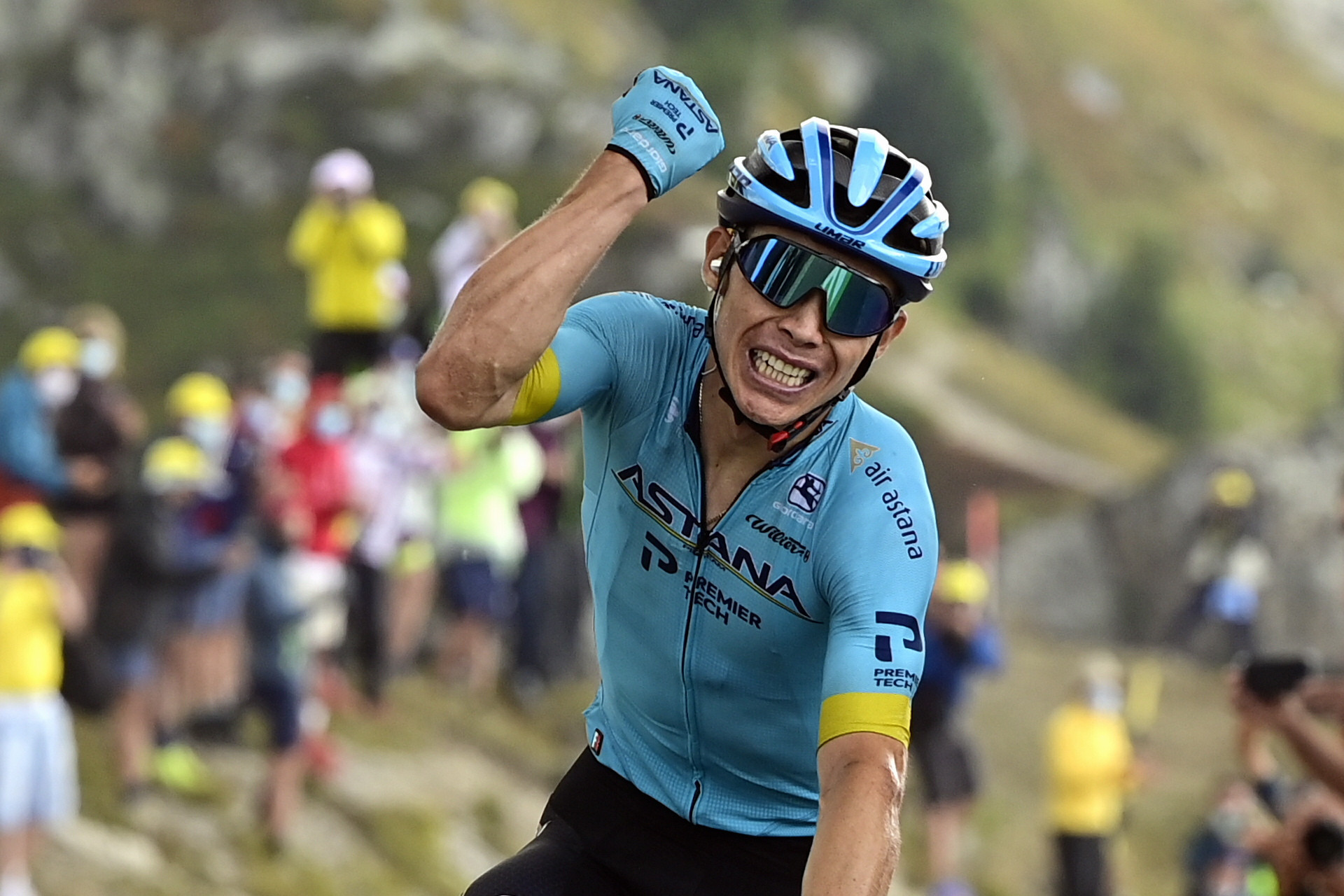 López wins first Tour de France stage in incredible mountain battle