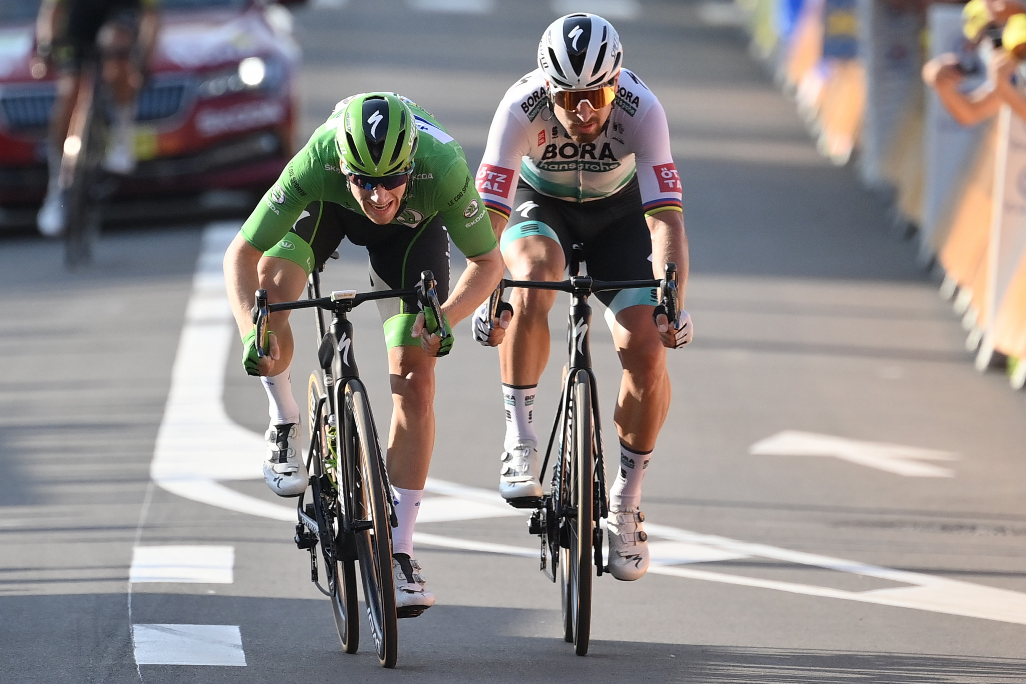 Sam Bennett, left, appears to have seen off Peter Sagan's challenge for the green jersey ©Getty Images