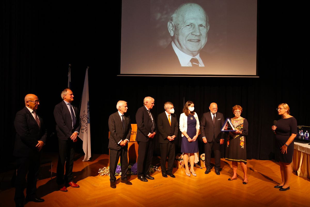 Bach among attendees at memorial for late EOC President Kocijančič