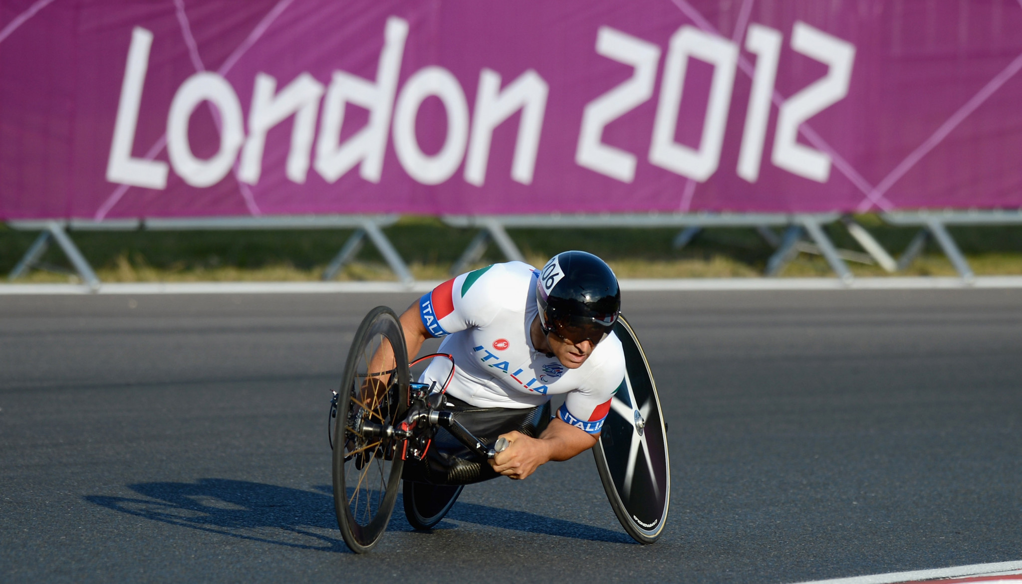 Following an accident which saw him lose both legs, Alex Zanardi took up handcycling and competed at London 2012 and Rio 2016, winning six medals, including four gold ©Getty Images