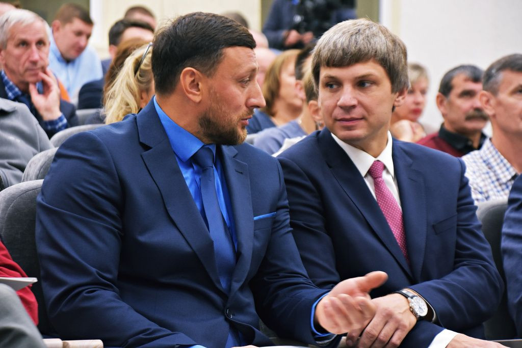  Ivan Tsikhan, left, succeeded former hammer rival Vadim Devyatovskiy, himself a convicted drugs cheat, as President of the Belarus Athletic Federation ©Belarus Athletic Federation