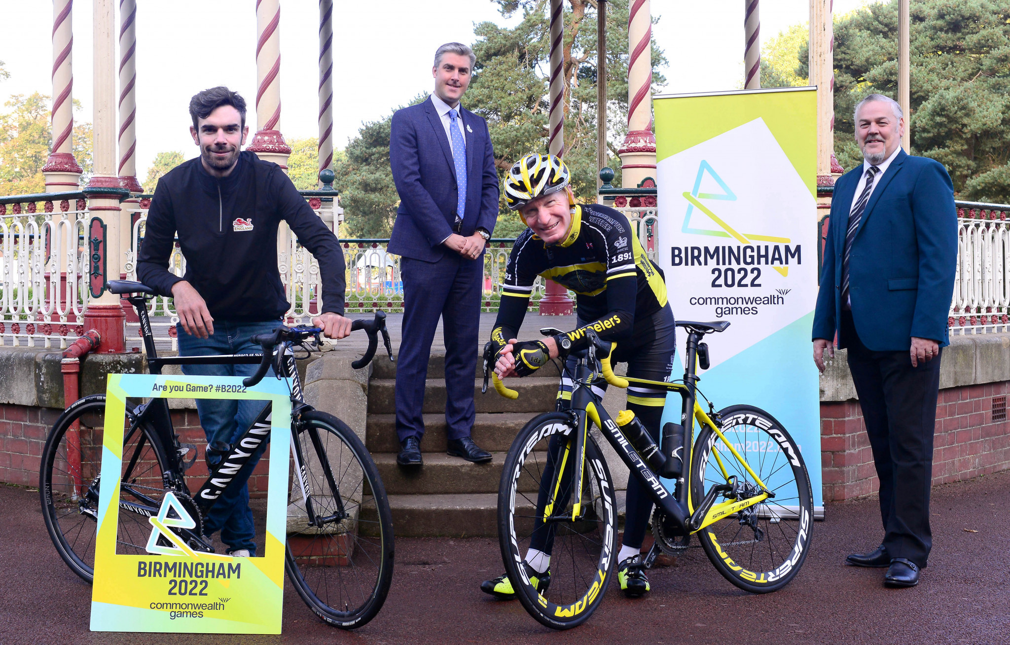 Local cyclists joined Birmingham 2022 chief Ian Reid, second left, to launch Wolverhampton and Warwick as the venues for the road cycling at the Commonwealth Games ©Birmingham 2022